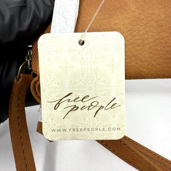 Free People Women Purse Wallet Clutch Brown Vegan Leather cardholder wristlet - Picture 3 of 8